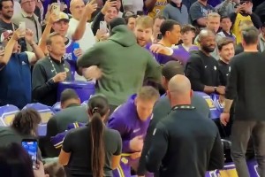 韦德回应姚明“中美球员心态差异”言论：确实如此，技术都差不多