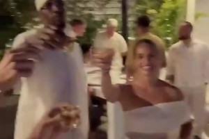 83分和73分险胜！阿德巴约和东契奇此前一起聚会状态放松😌